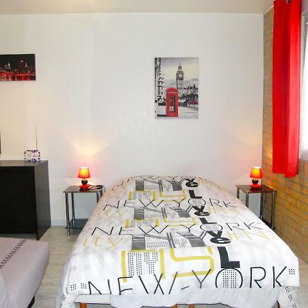 Apartament Une Petite Halte Calais Zewnętrze zdjęcie