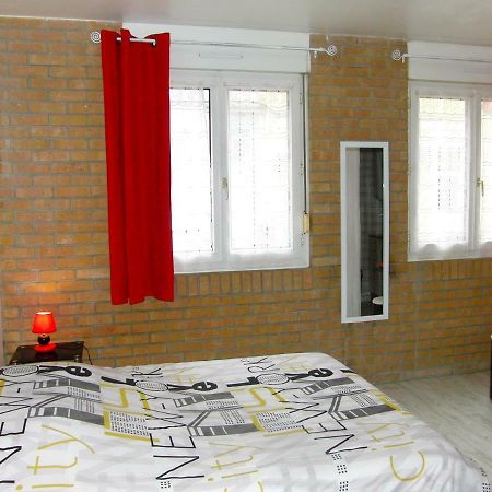 Apartament Une Petite Halte Calais Zewnętrze zdjęcie