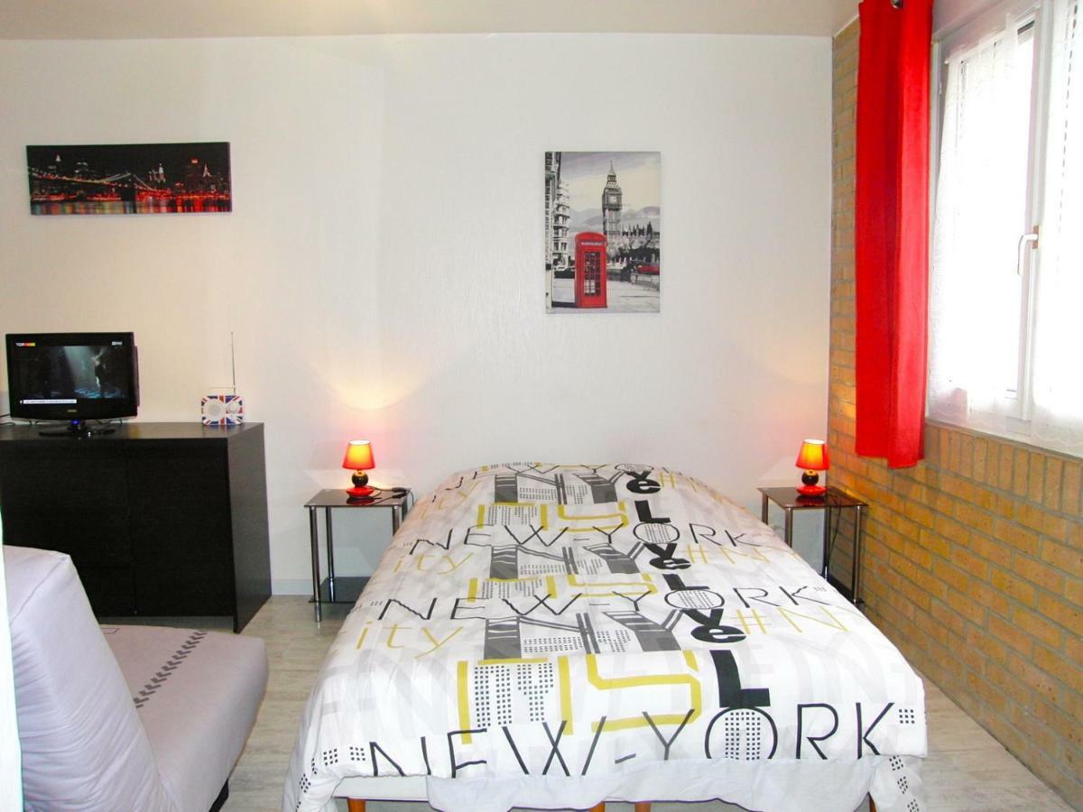 Apartament Une Petite Halte Calais Zewnętrze zdjęcie